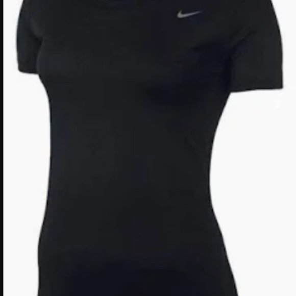 Nike Dri-Fit Legend Black Fitted Short Sleeve T-Shirt - Picture 2 of 2